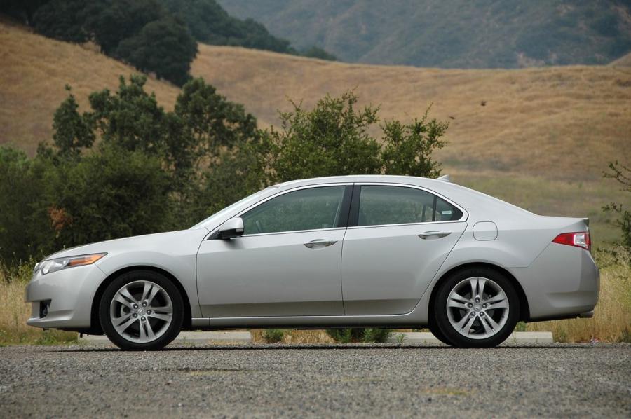  Acura TSX V6 2010 года  (фото 34 из 87)